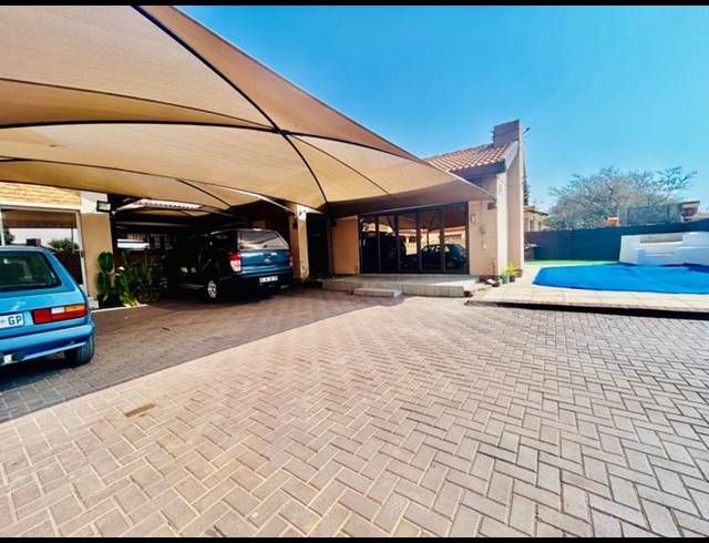 4 BEDROOM HOUSE FOR SALE IN VANDERBIJLPARK CE 3